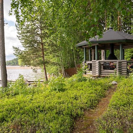 ホテル Kujanpaeae | Paajoen Vuokramoekit Himos エクステリア 写真