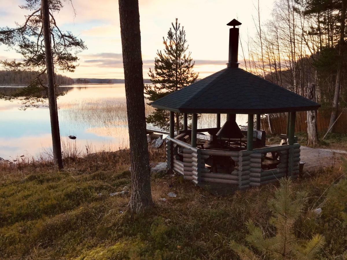 ホテル Kujanpaeae | Paajoen Vuokramoekit Himos エクステリア 写真