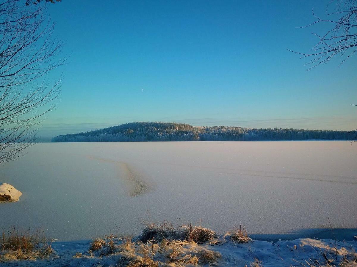 ホテル Kujanpaeae | Paajoen Vuokramoekit Himos エクステリア 写真